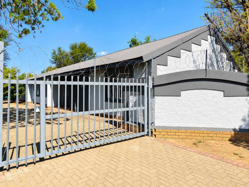 11 Bedroom Property for Sale in Brandwag Free State